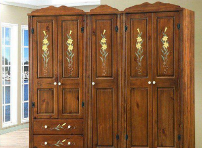 多層實木衣柜的優(yōu)缺點是什么 如何挑選多層實木板